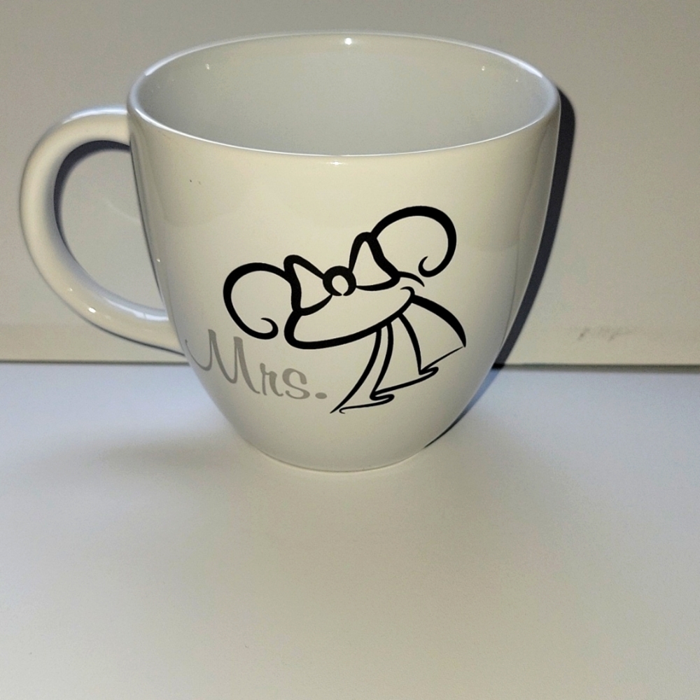 Like New Disney Parks MRS Bride to Be Minnie Mouse Mug
